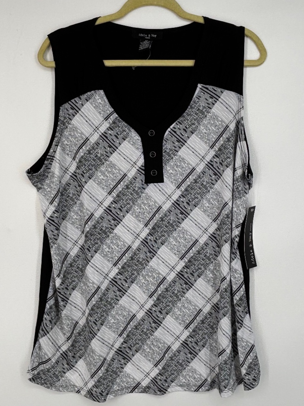 Adele & May Womens 2X Pullover Sleeveless Knit Top Black Gray Plaid Scoop Neck